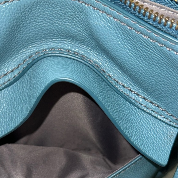 Fossil Crossbody - Picture 6 of 8